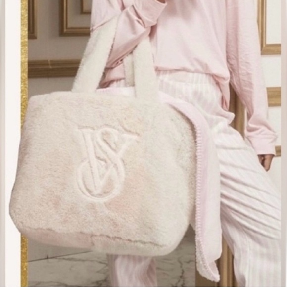 Victoria's Secret cream Tote Bag Plush Cozy Design - Picture 1 of 8